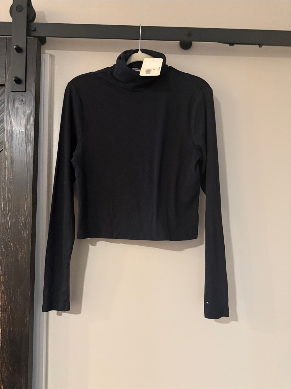 Levi's Black Long-Sleeve Turtleneck Crop Top
